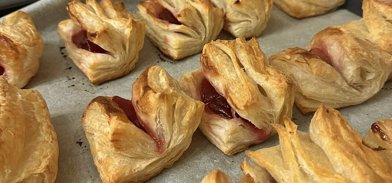 Villámgyors leveles tésztás virágfalatkák: csak 3 hozzávaló kell hozzá!