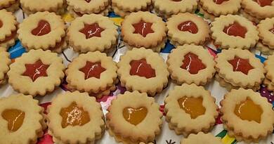 Ez a lekváros linzer mindig omlós marad: a klasszikus aprósütemény receptje, amit nem lehet elrontani