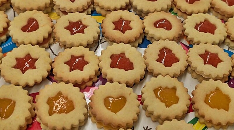 Ez a lekváros linzer mindig omlós marad: a klasszikus aprósütemény receptje, amit nem lehet elrontani