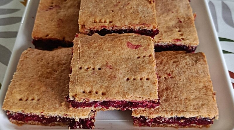 Ez a karácsonyi meggyes pite illata betölti az egész házat – ünnepi sütemény, ami mindig elfogy