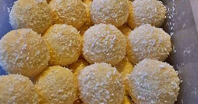 Az ünnepi desszert, amit nem lehet abbahagyni: házi Raffaello-golyó