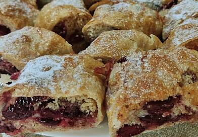 Így készül a nagyi-féle meggyes rétes, egyszerűen imádom elkészíteni