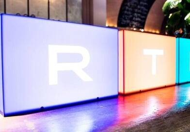 Olyat hallunk éjfélkor, amit évtizedek óta nem: Presser Gáborral és a Vígszínház sztárjaival hoz különleges Himnuszt az RTL