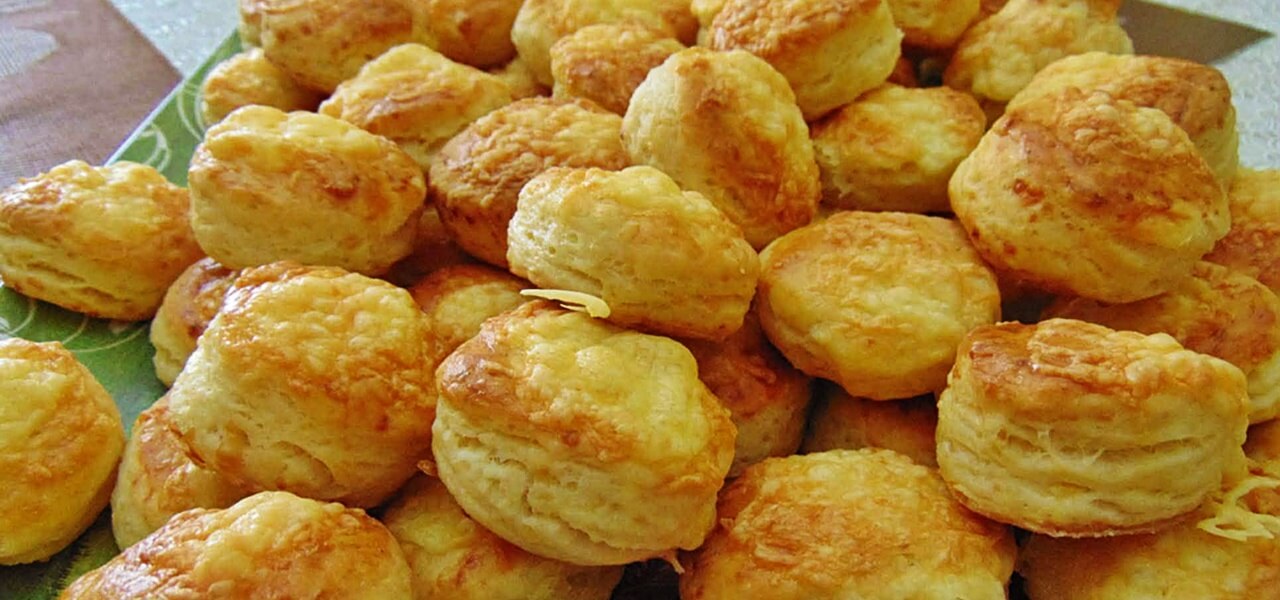 Ez a legomlósabb sajtos pogácsa receptje, napokig puha marad