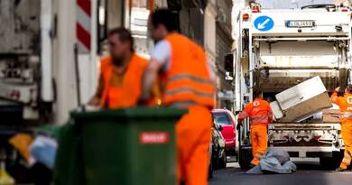 Mikor jön a kukásautó Szilveszterkor és Újévkor? Itt a MOHU budapesti menetrendje és a hulladékudvarok nyitvatartása.
