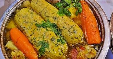 A karácsony titkos sztárja: így készül a nagymama zseniális aranyleves-galuskája, amit mindenki imád