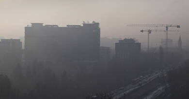 Országszerte vészjósló adatokat rögzítettek a mérőállomások: a szálló por koncentrációja miatt több magyar nagyvárosban is elérte a veszélyes szintet a levegő minősége.