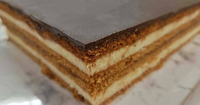 A régi idők kedvence újra hódít: a Zsuzsi sütemény, amit mindenki imád