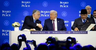 Béketanács Davos 2026: Trump és Orbán Viktor aláírta az alapító okiratot.