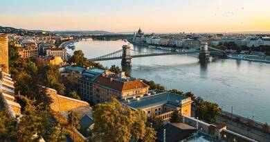 Kettészakadt a lakáspiac: miközben vidéken már esnek az árak, a pesti paneleknél jött a váratlan fordulat.