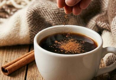 Ezt az egy fűszert add a kávédhoz, és felpörgeti az anyagcseréd: íme, a reggeli rutin, ami mindent megváltoztat