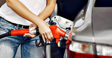 Friss hírek a benzinkutakról: Eldőlt, mennyiért tankolhatunk kedden – itt vannak a pontos árak