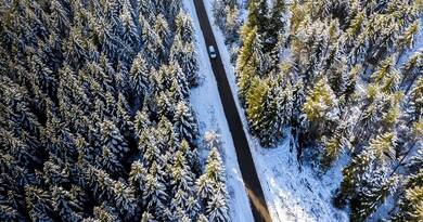 Kettészakad az ország: Brutális köd és ónos eső nehezíti a csütörtököt - itt lesz tavaszias meleg.