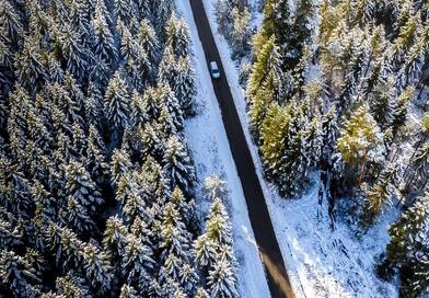 Kettészakad az ország: Brutális köd és ónos eső nehezíti a csütörtököt - itt lesz tavaszias meleg.