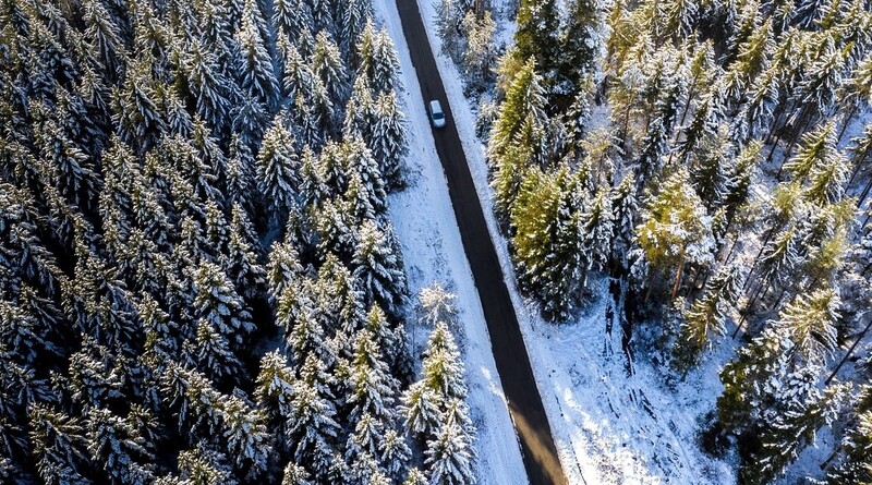 Kettészakad az ország: Brutális köd és ónos eső nehezíti a csütörtököt - itt lesz tavaszias meleg.