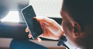 NMHH kutatás: Sokan fizetnek feleslegesen korlátlan mobilcsomagért.