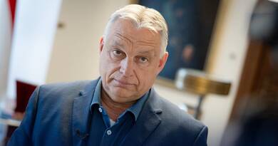 Évtizedek óta nem volt ilyen hideg, ezért a kormányülésen a rezsicsökkentés kiterjesztéséről dönthetnek. Orbán Viktor szerint extra segítségre van szükség a fagyban.