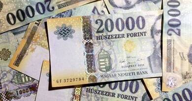 OTP elemzés 2026: 370-es euró, MNB kamatvágás és tőzsdei rali várható.