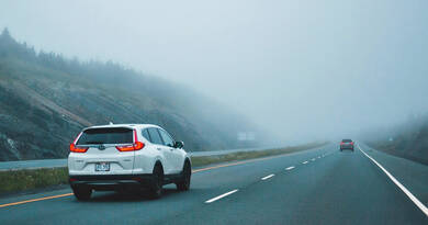 Végre kisüt a nap, de veszélyt is tartogat a szombat: itt az újabb figyelmeztetés az utakra