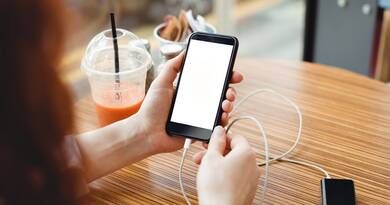 Te is így töltöd a telefonod? Eláruljuk, miért rontod el az akkumulátort