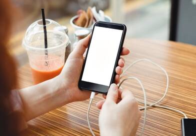 Te is így töltöd a telefonod? Eláruljuk, miért rontod el az akkumulátort