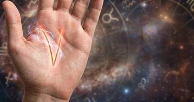 Nézd meg a tenyered: „V” jel = különleges szerencse vár rád 2026-ban!