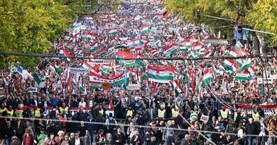 Kiborult a bili a Békemenet előtt: a DK kemény kérdést szegezett a Fidesznek