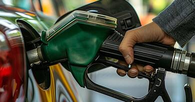 Üzemanyagár emelkedés a rezsistop finanszírozása miatt