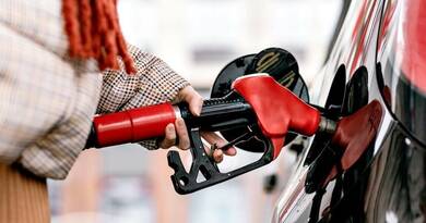 Megmozdult valami a kutakon! Csütörtöktől olcsóbb lesz a gázolaj, de a benzinesek nem örülhetnek. Mutatjuk a friss számokat és a várható átlagárakat!