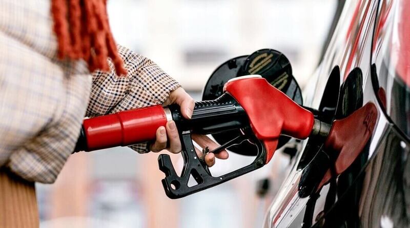 Megmozdult valami a kutakon! Csütörtöktől olcsóbb lesz a gázolaj, de a benzinesek nem örülhetnek. Mutatjuk a friss számokat és a várható átlagárakat!