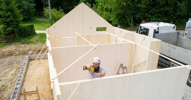 CLT technológiával készülő családi ház gyártmánytervezése és helyszíni összeszerelése.