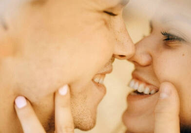 Váratlan vallomások és sorsszerű találkozások jönnek! Olvasd el a részletes hétvégi szerelmi horoszkópot 2026. február 21-22-re minden csillagjegynek.