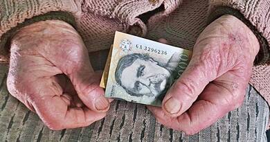 Friss KSH adatok: 3,5%-kal nőtt a boltok forgalma decemberben, de elmaradt a piaci várakozásoktól. Miért nem költöttek többet a magyarok? Nyeste Orsolya elemzése.