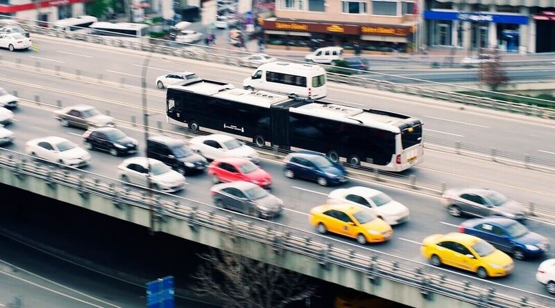 Horror a benzinkutakon: drágul a benzin és a gázolaj, keddtől újabb pofon jön az autósoknak