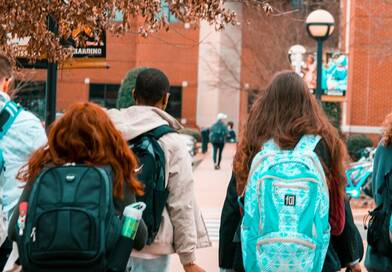 Vége a nagy magyar hazugságnak? Döbbenetes adatok láttak napvilágot, mégis a papír számít és nem a tapasztalat?