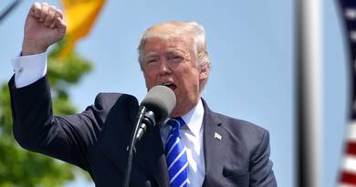 Vége az amerikai dominanciának? Tehetetlenül nézi a világ, ahogy Irán térdre kényszeríti a globális gazdaságot