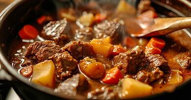 Pénztárcabarát kedvenc: Így készül az igazi, sűrű gulyásleves – a trükk, amitől nem lesz vizes a lé