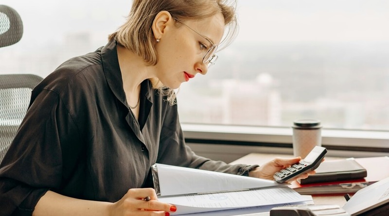 Megdöbbentő, mennyi pénzt égetnek el feleslegesen a magyar cégek - itt a lista a legdurvább hibákról