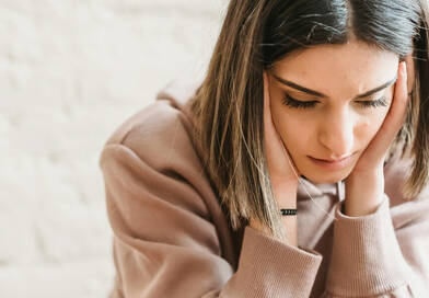 Rózsa Judit mentor őszintén vallott: milliárdos cég elvesztése, válás és betegség után hogyan győzte le a megfelelési kényszert. Segítség nőknek a kiégés ellen.