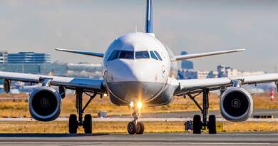 Ománon át menekítették volna az előadókat, de lezárták a határt: drámai fordulat a budapesti nőnapi rendezvényen