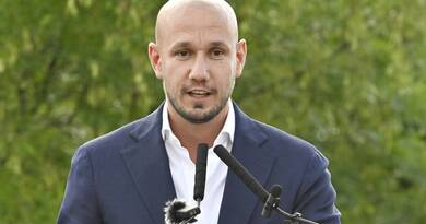 A Fidesz leszavazta a DK határon túliak szavazati jogának megszüntetéséről szóló javaslatát.