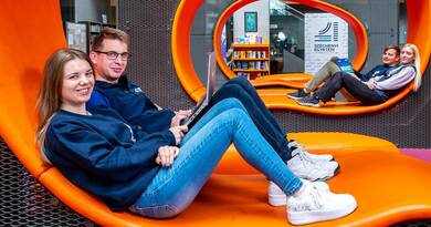 Soha nem látott tömeg rohamozta meg a győri egyetemet: kiderült, miért akarnak idén ennyien oda járni