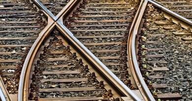 Tragédia Sopronban: Vonat gázolt el egy férfit hétfő reggel – Vonatpótlók járnak Ausztria felé