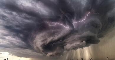 Kettős meteorológiai csapás fenyeget kedden: jön a hőségcsúcs és a jégzivatarok