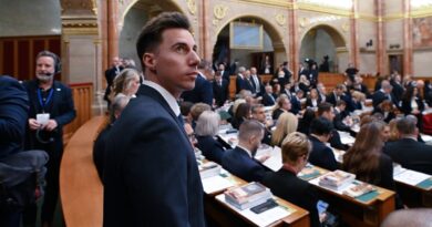 Radnai Márk tiszta vizet öntött a pohárba