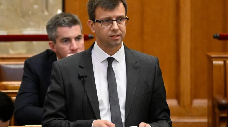 Bóka János szerint politikai irányítás alá kerülhet az ügyészség a legfőbb ügyész távozása után