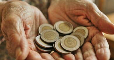 Erősödéssel indította a pénteket a forint: mutatjuk a legfrissebb devizaárfolyamokat