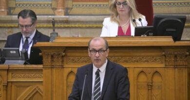 Nagy bejelentést tett az egészségügyi miniszter: emberibb és biztonságosabb ellátást ígér
