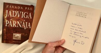 Sztárok relikviáira lehet licitálni: így segíthetünk hátrányos helyzetű gyerekeknek