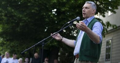 Belső ellenőrzést rendelt el Vitézy Dávid a Lázárinfó miatt, közpénzgyanút emleget
